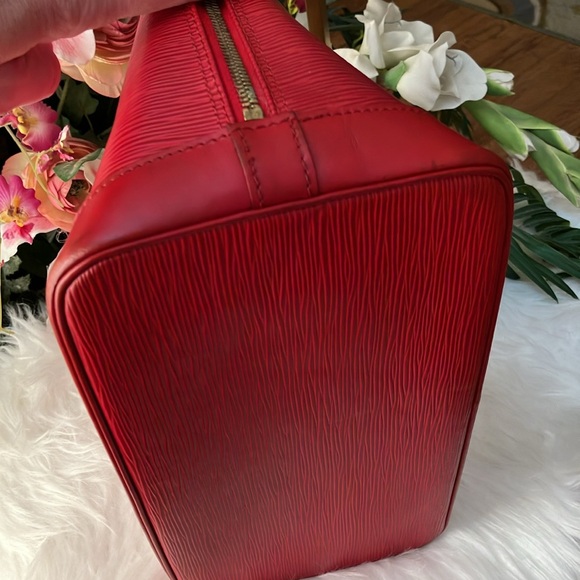 LOUIS VUITTON Red Epi Alma Authenticated by PoshMark. - Picture 9 of 16